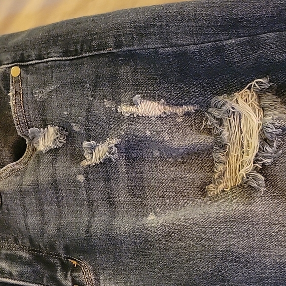 Judy Blue bleach splatter very distressed  jeans - Picture 5 of 10